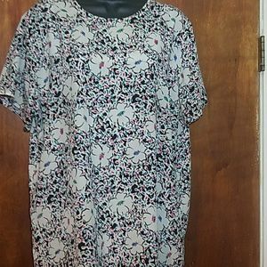 Multicolored top w/key hole back